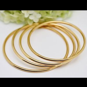 Set of 4 bangles $68.00 (17$each)